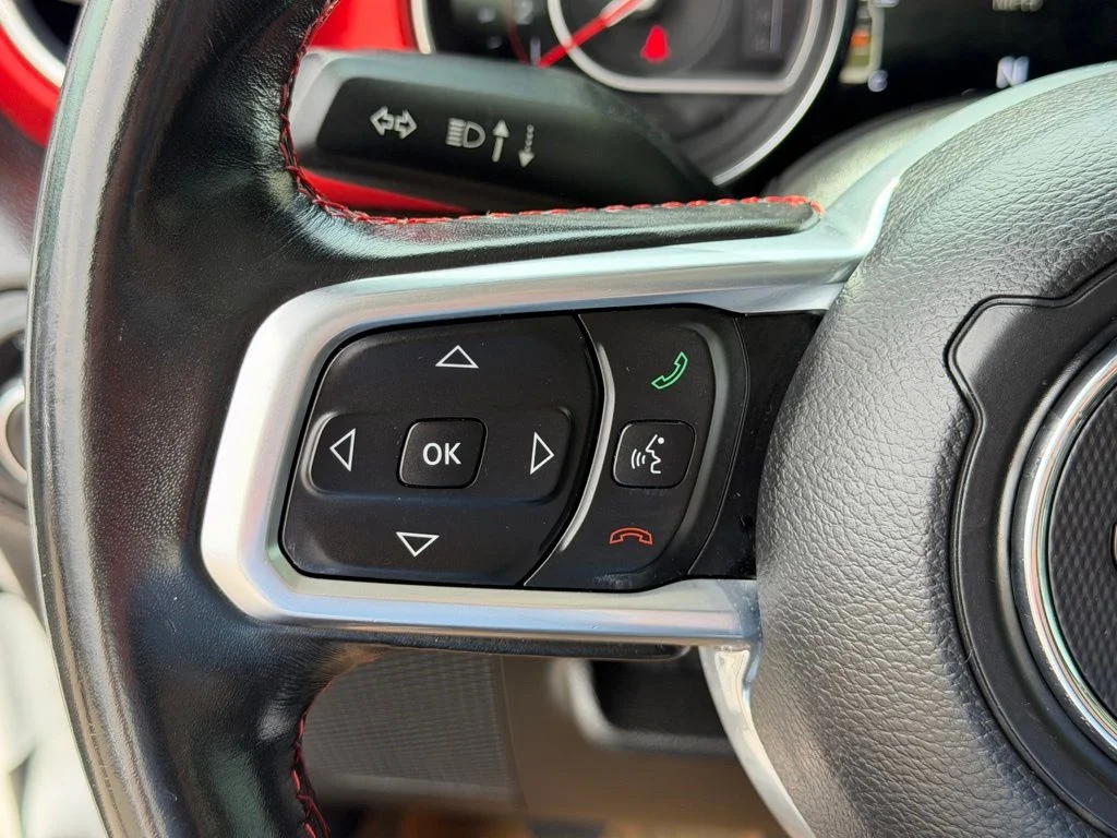 Used 2018 White Jeep Unlimited Rubicon image 19