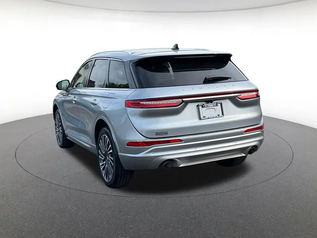 Used 2022 Silver Lincoln Reserve image 5