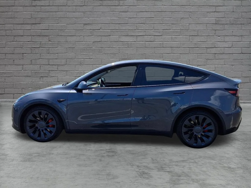 Used 2022  Tesla Performance image 6