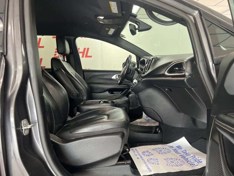 Used 2020 Gray Chrysler Touring L image 12