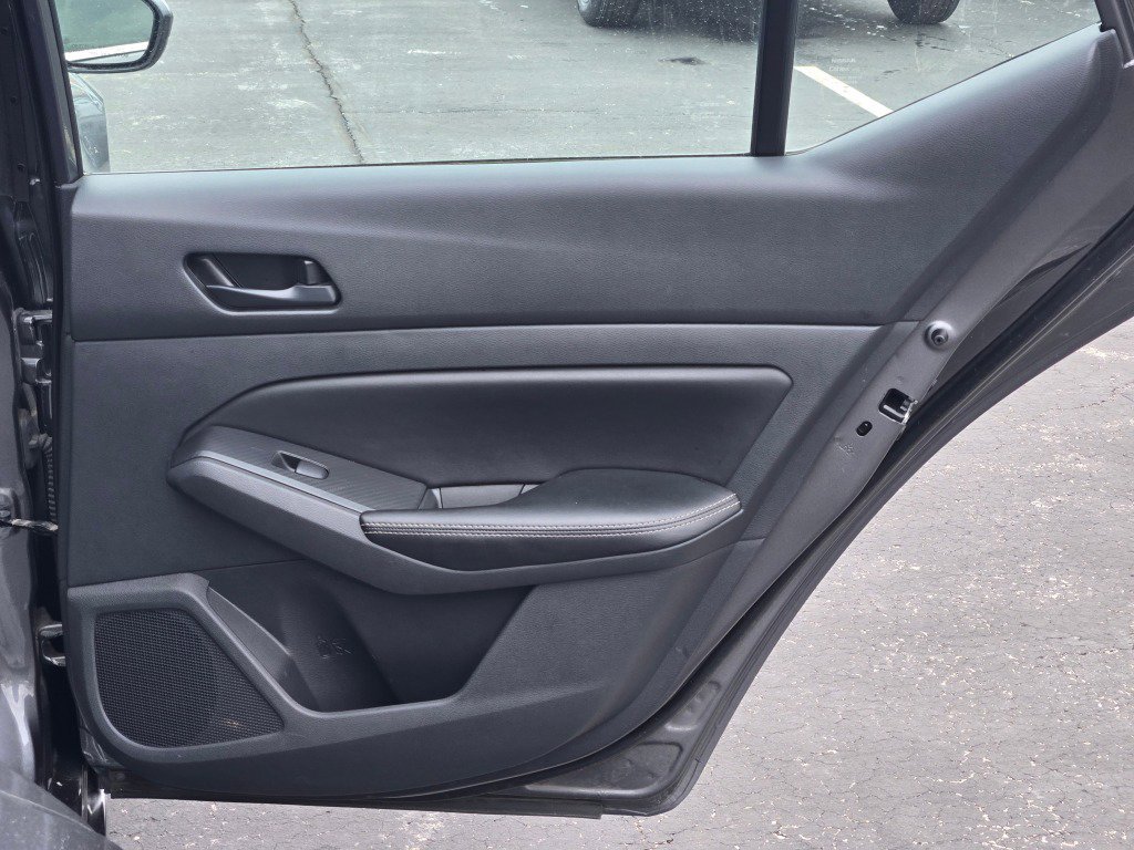 2025 Nissan Altima SV - Photo 9