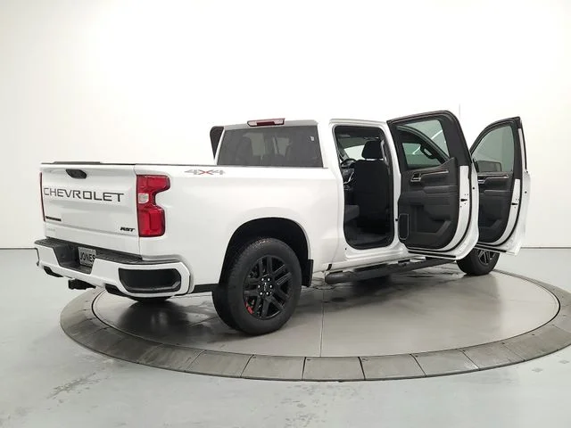 Used 2025 White Chevrolet RST image 15