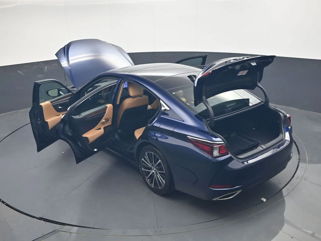 Used 2023  Lexus 350 image 51
