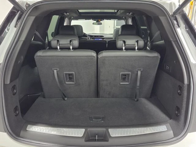 Used 2023 White Cadillac Luxury image 13