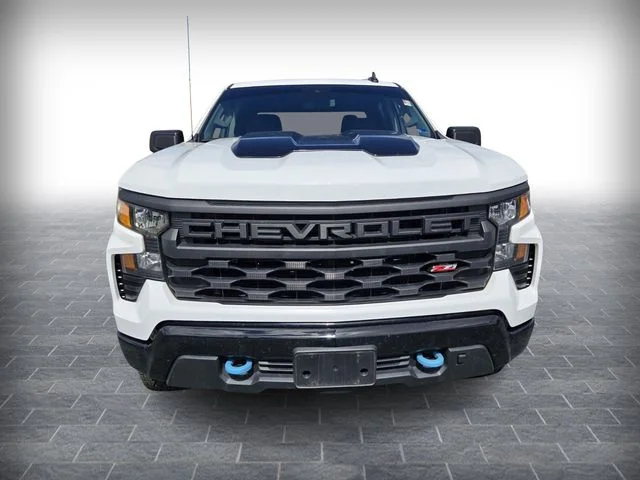 Used 2025 White Chevrolet Custom Trail Boss image 2