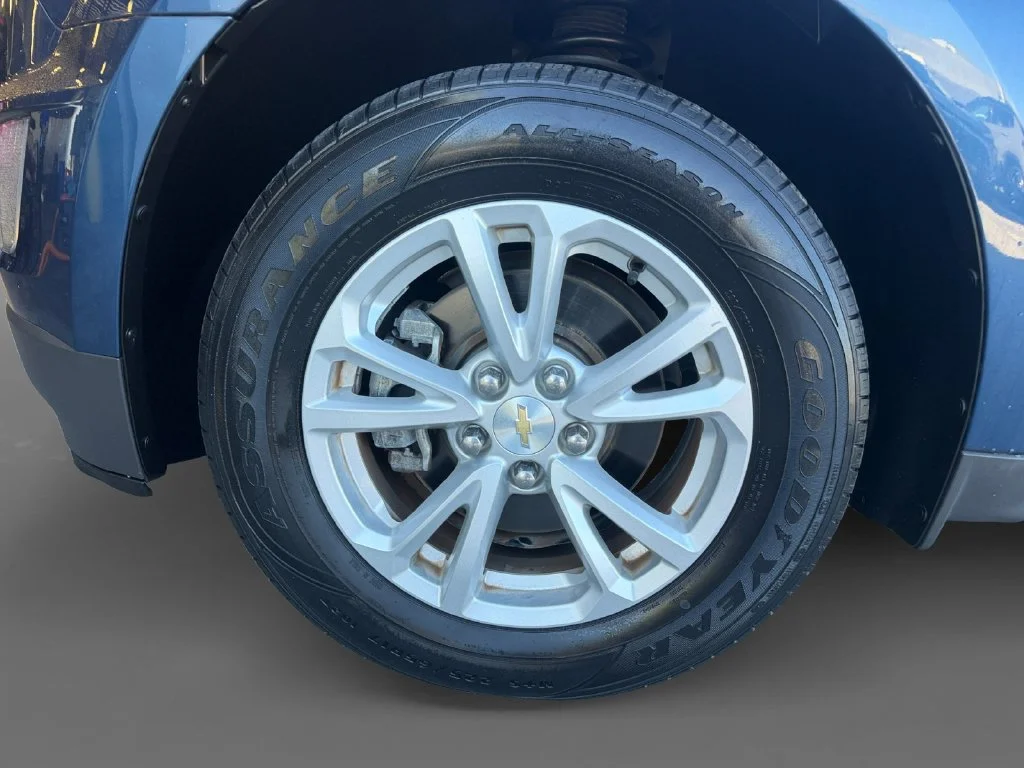 Used 2016 PATRIOT BLUE METALLIC Chevrolet LT image 16