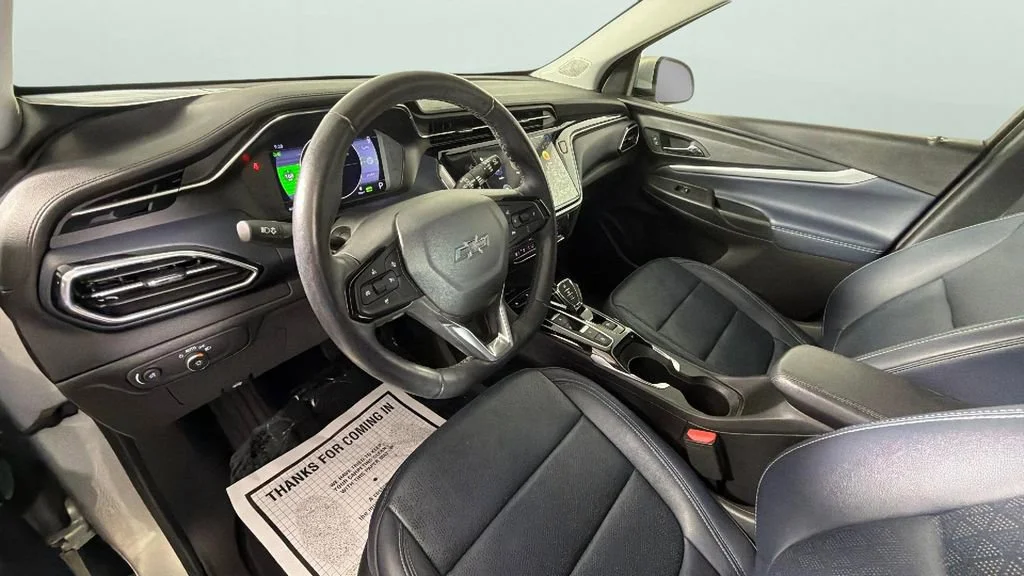 Used 2023 Silver Flare Metallic Chevrolet Premier image 18