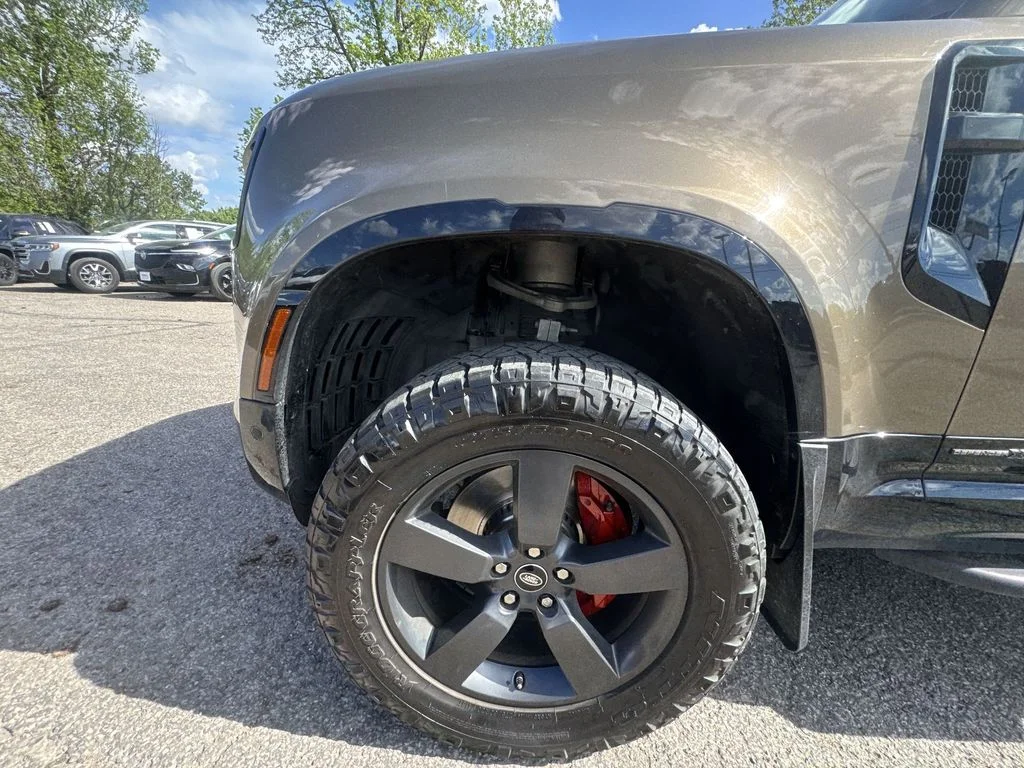 Used 2020  Land Rover X image 10