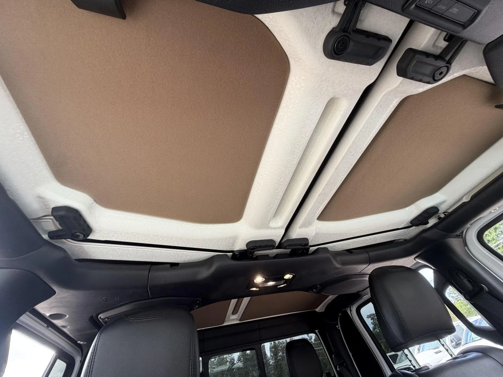 Used 2020 Bright White Clearcoat Jeep Rubicon image 22