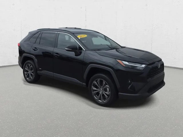 Used 2023 Midnight Black Metallic Toyota XLE Premium image 3