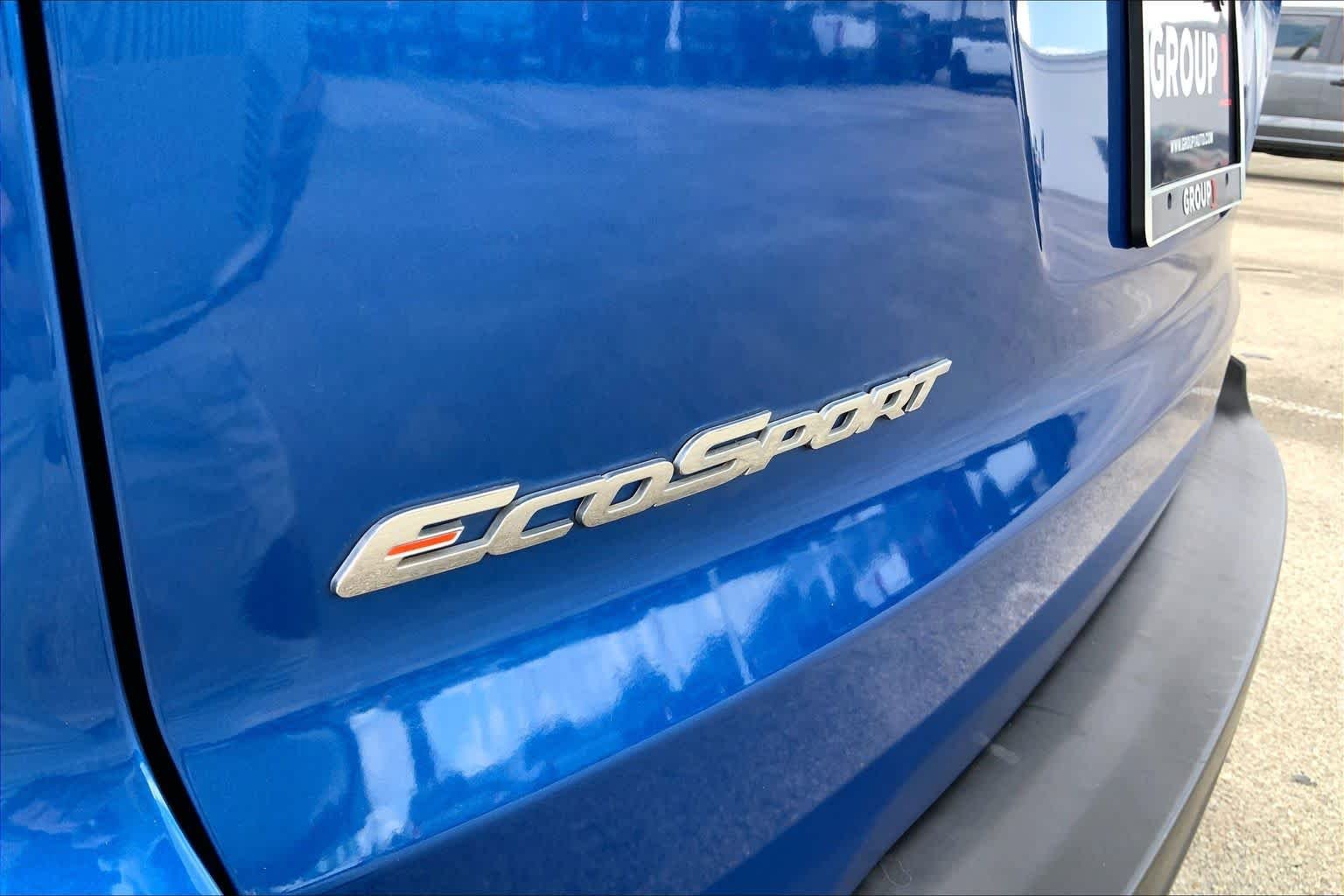 Used 2018 Lightning Blue Metallic Ford SE image 27