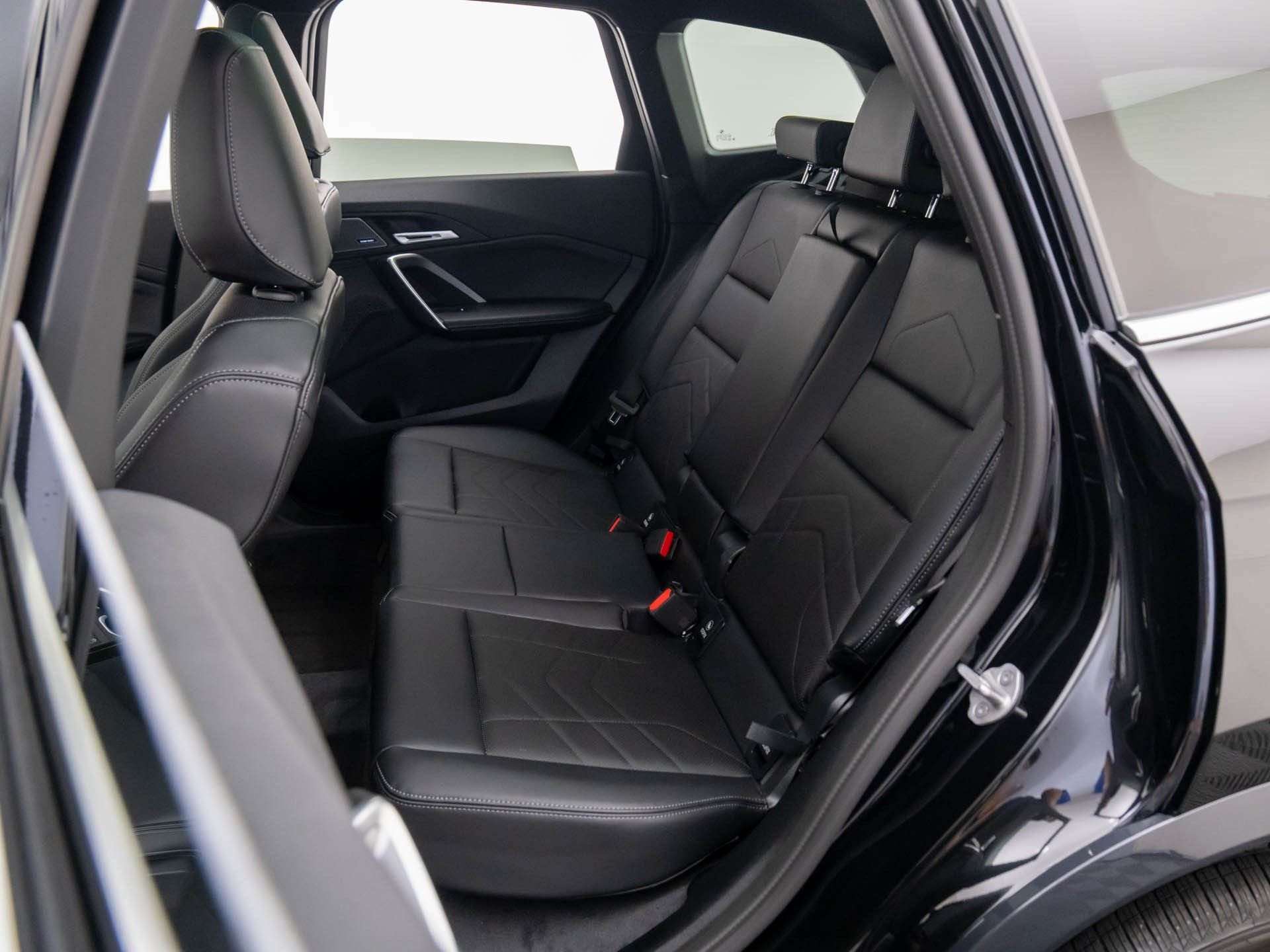 New 2026 Black Sapphire Metallic BMW xDrive28i image 16