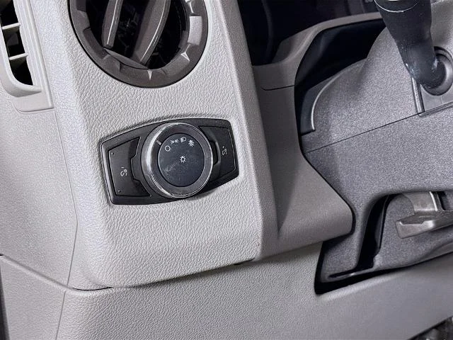 New 2026 Oxford White Ford E-350 SRW image 37
