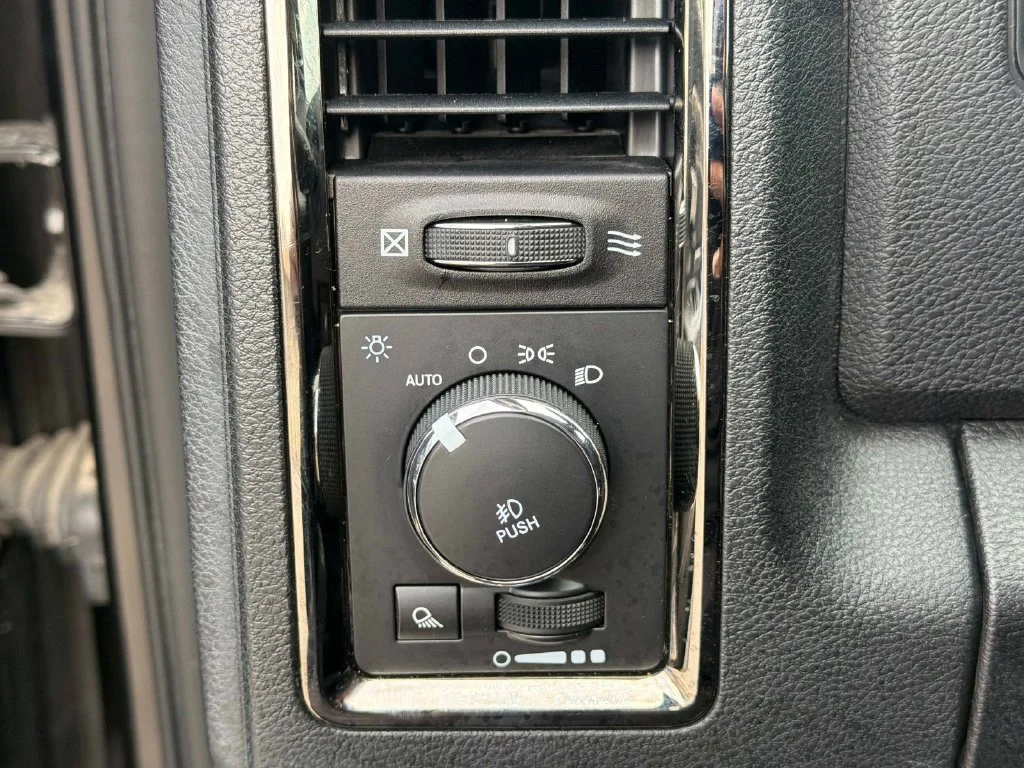 Used 2015 Brilliant Black Crystal Pearlcoat Ram Sport image 33
