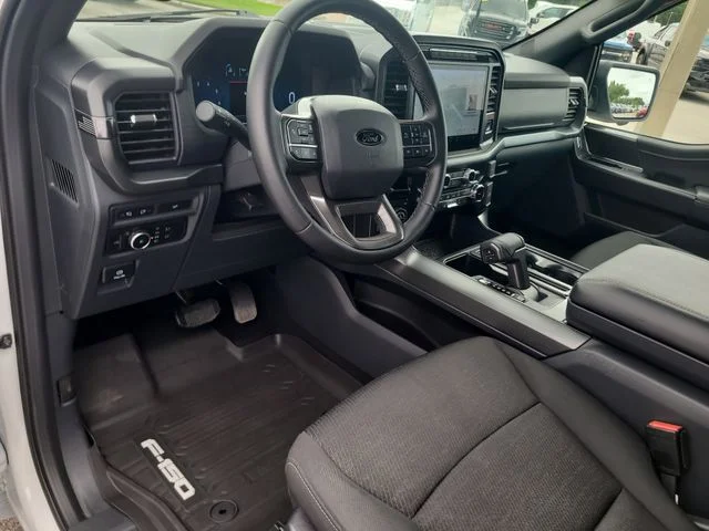Used 2024 White Ford XLT image 18