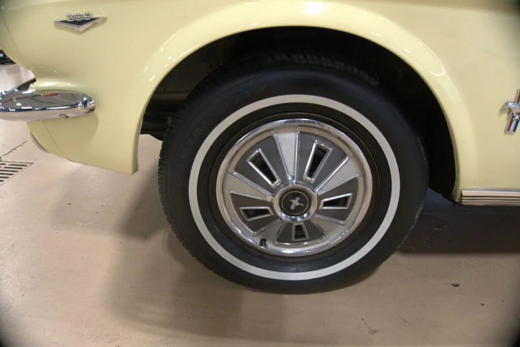 Used 1966 Yellow Ford  image 33