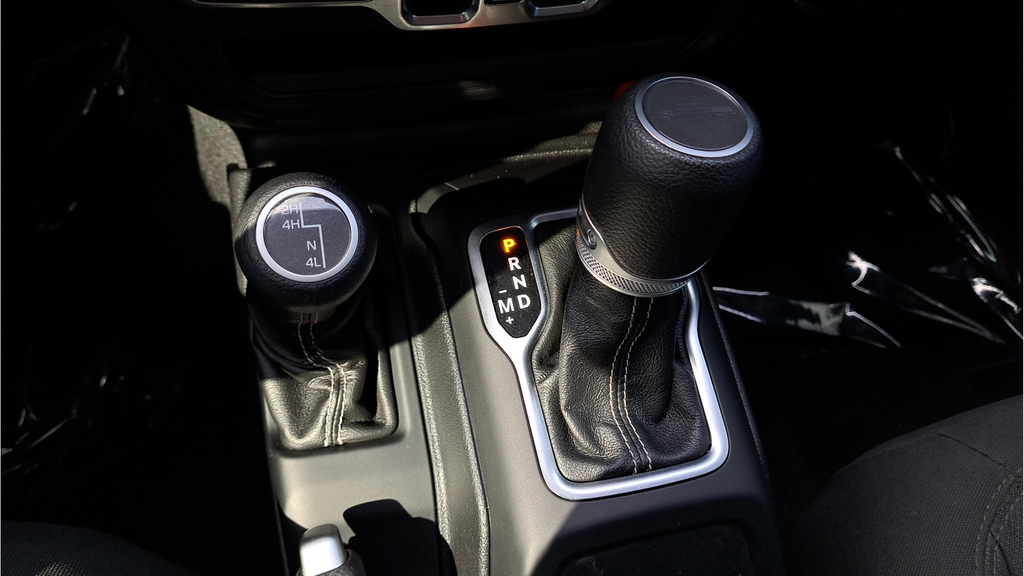 Used 2020 Blue Jeep Overland image 22