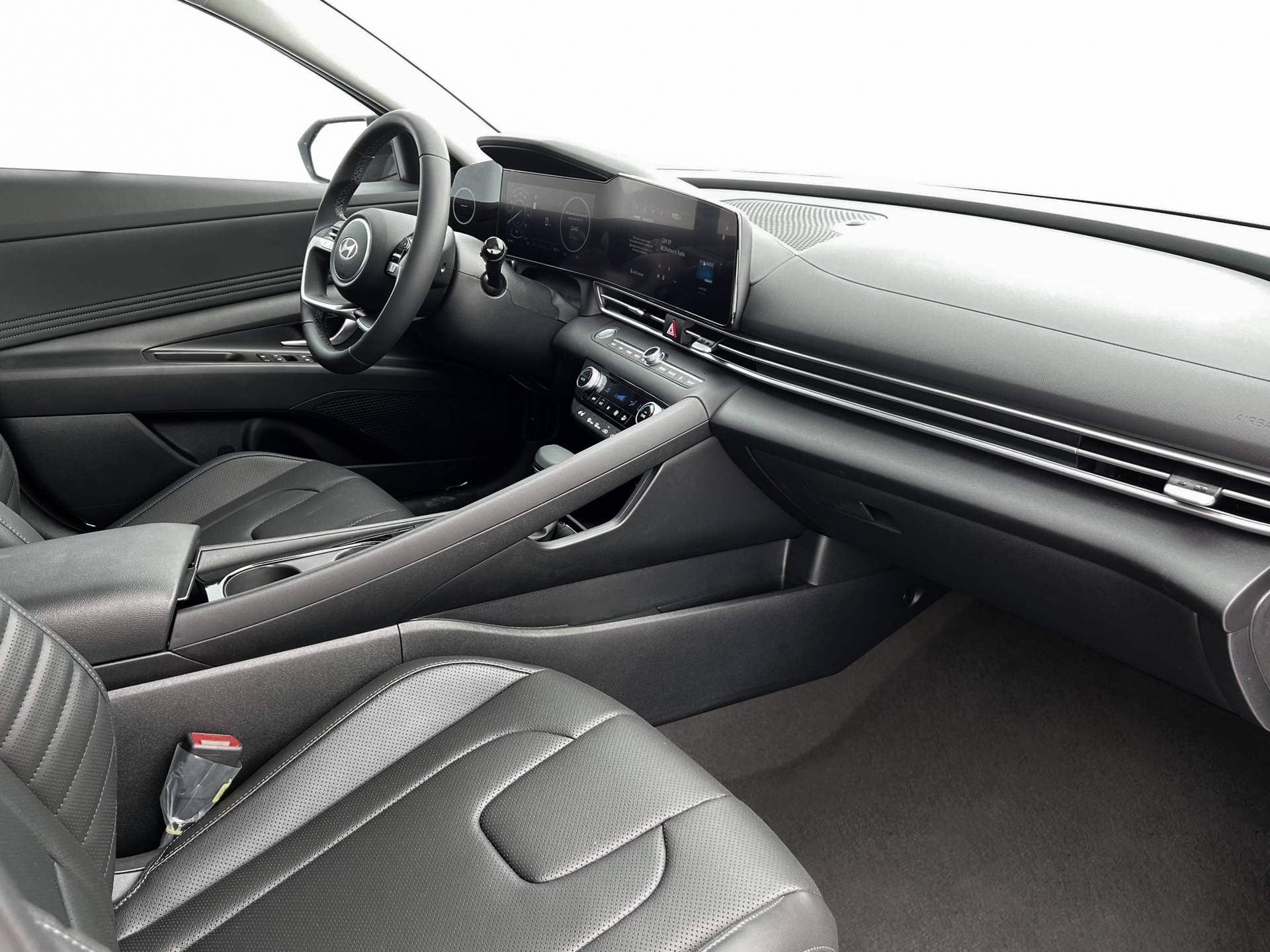New 2025 Black Hyundai Limited image 15