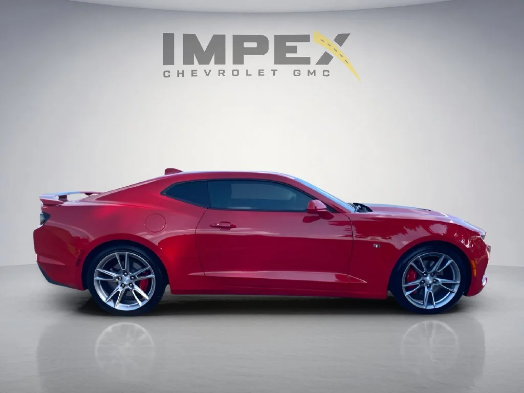 Used 2022 Red Chevrolet SS image 29