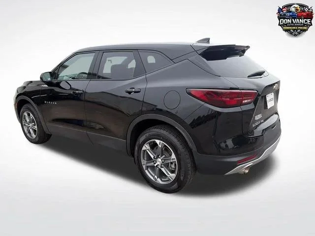 Used 2025 Black Chevrolet LT image 4
