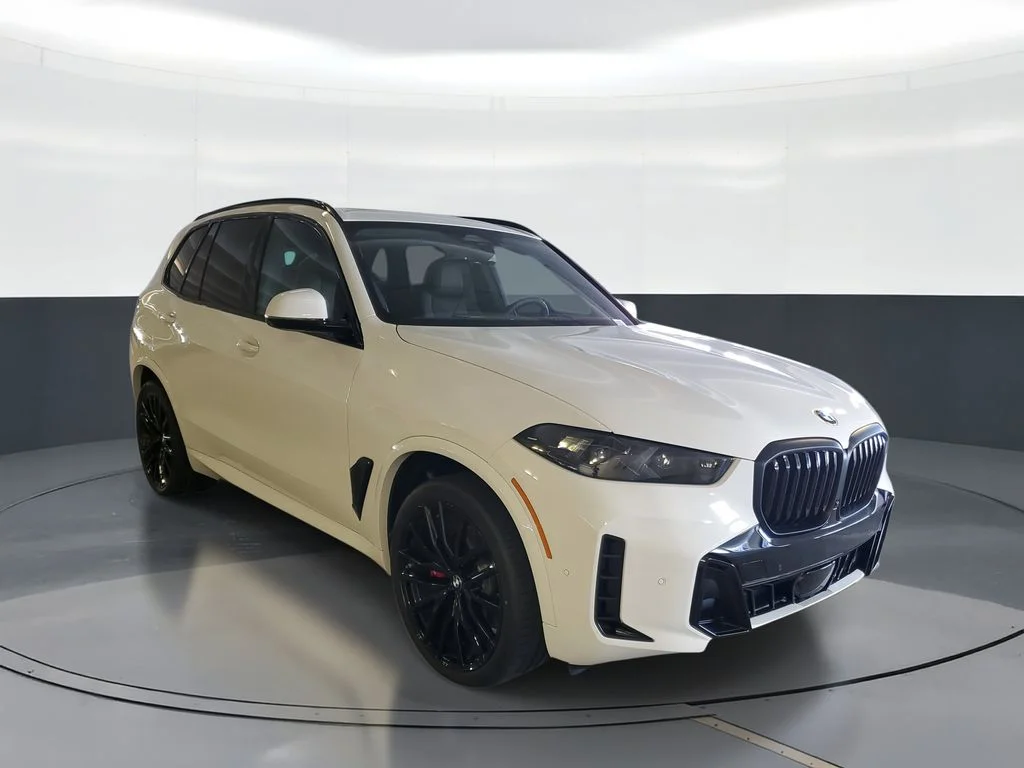 Used 2026 White BMW sDrive40i image 2