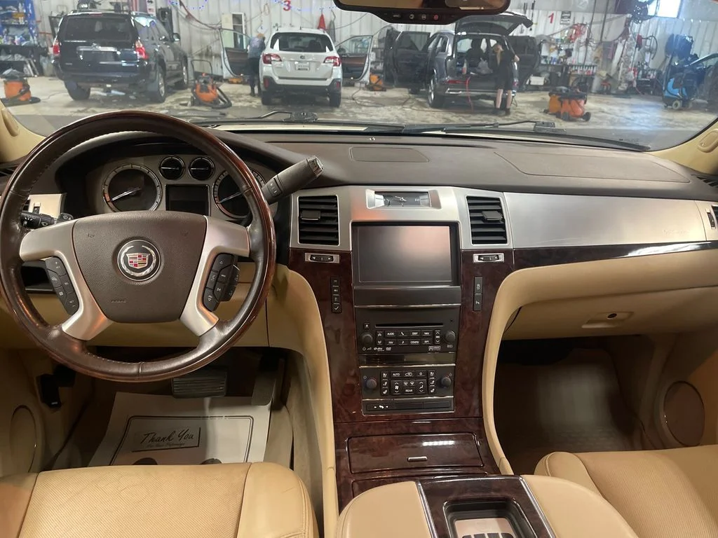 Used 2013 White Cadillac Luxury image 18