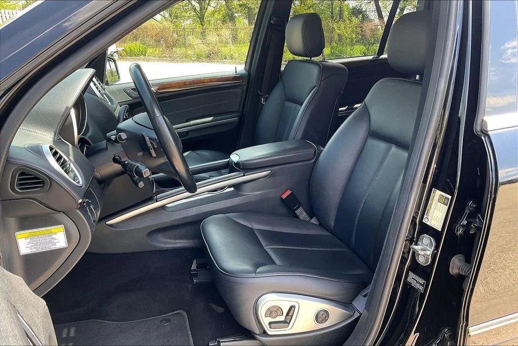 Used 2012 Black Mercedes-Benz GL 450 image 25