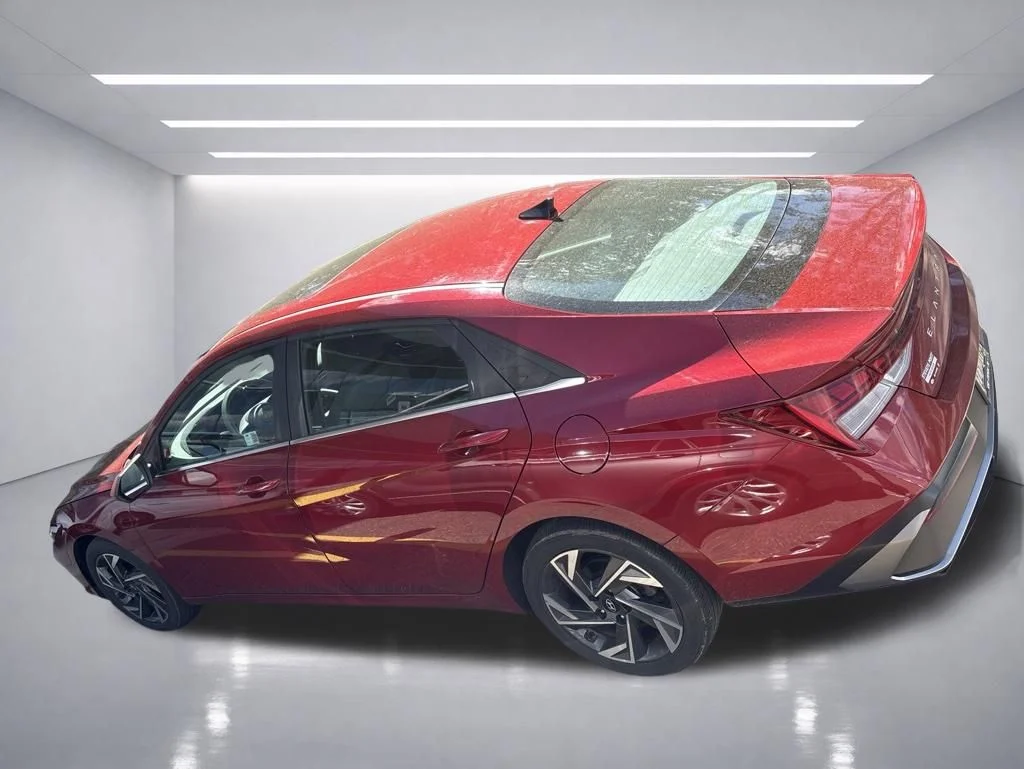 Used 2024 Ultimate Red Hyundai SEL image 5