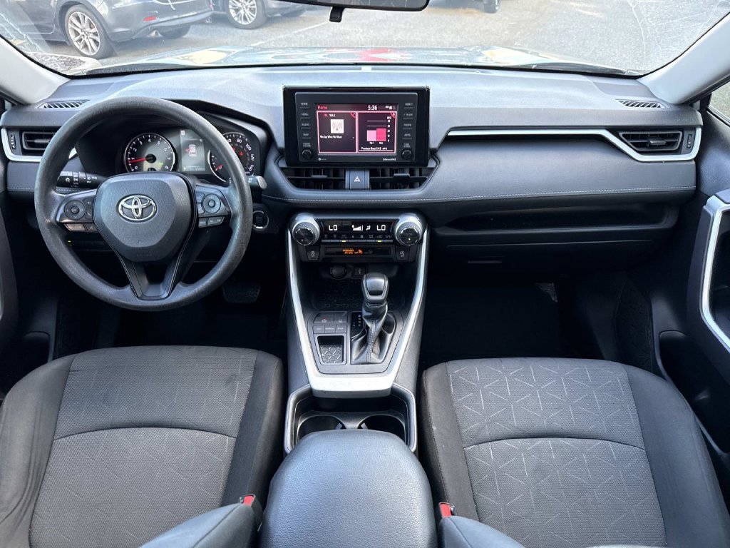 Used 2021  Toyota XLE image 18