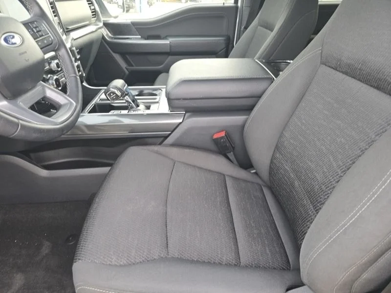 Certified Used 2023 Oxford White Ford XLT image 12