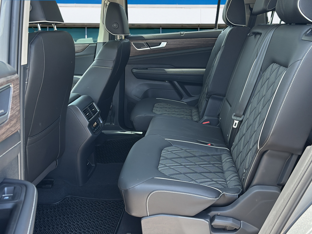 2026 Volkswagen Atlas SEL Premium R-Line - Photo 16