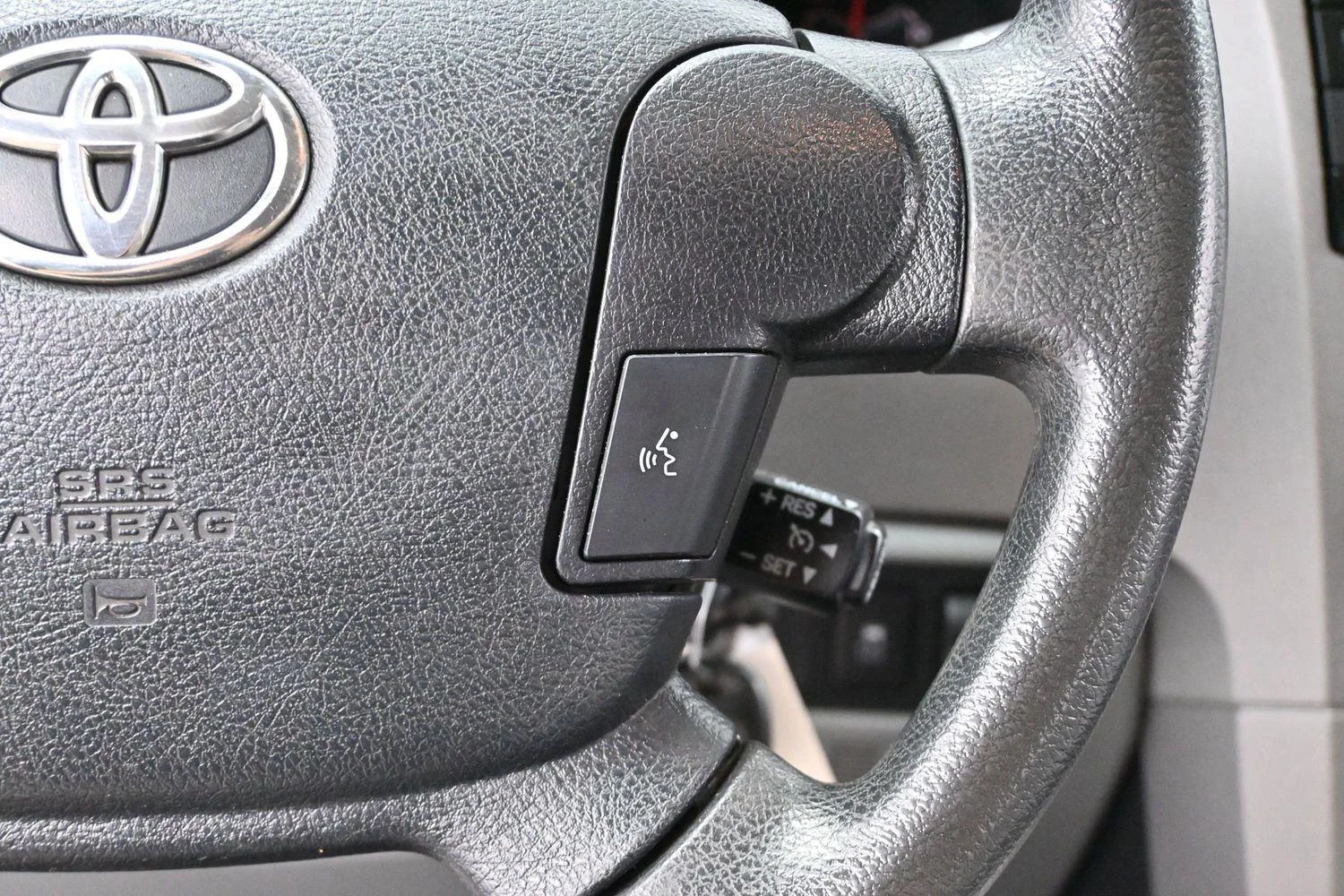 Used 2013 Super White Toyota Grade image 16