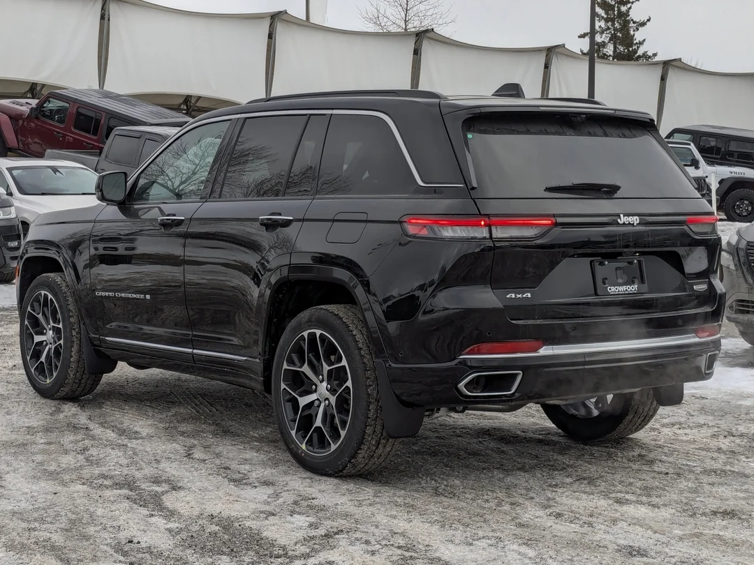 New 2025 Black Jeep Summit Reserve - - 4x4 - Panoramic Sunroof - Palermo Leather - McIntosh Audio & More! image 6