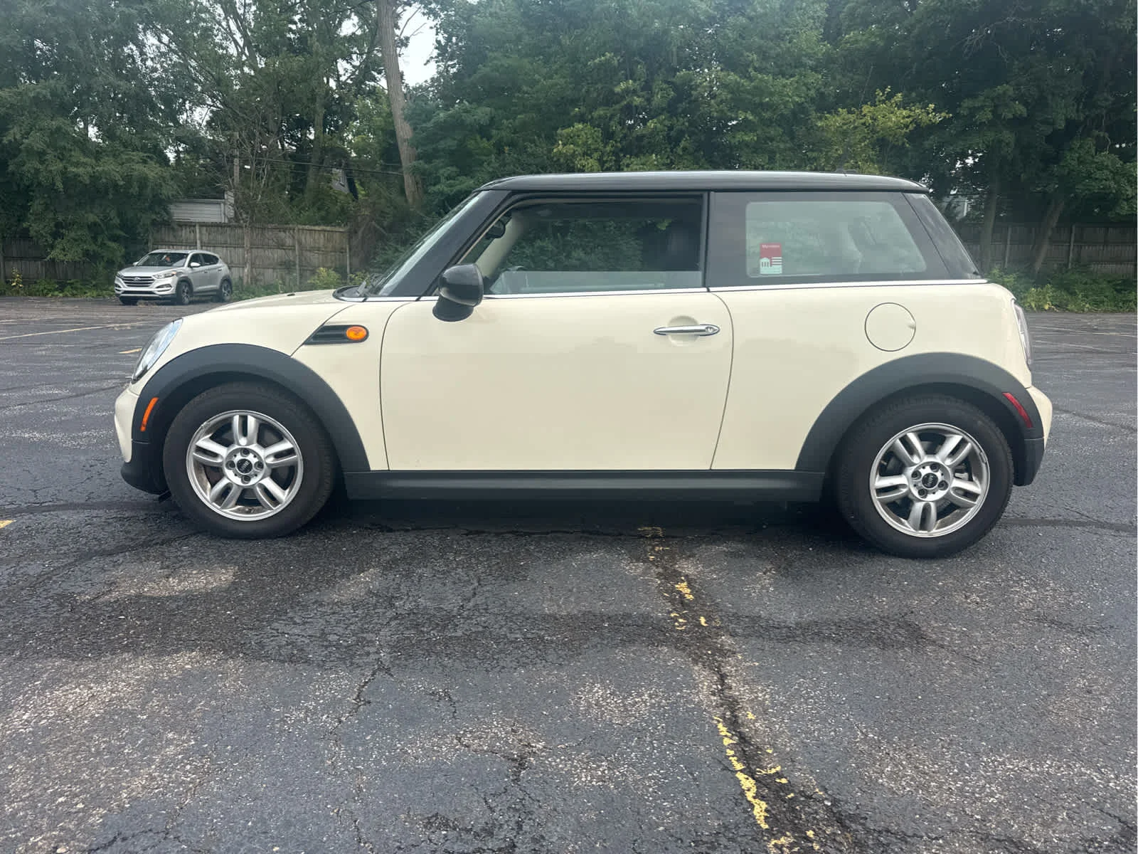Used 2013 Pepper White MINI  image 2
