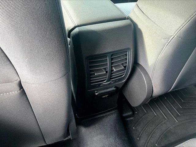 Used 2017 Blue Ford SE image 29