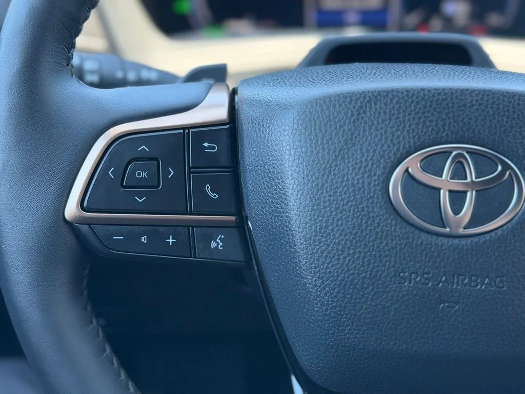 Used 2025  Toyota MAX Platinum image 26