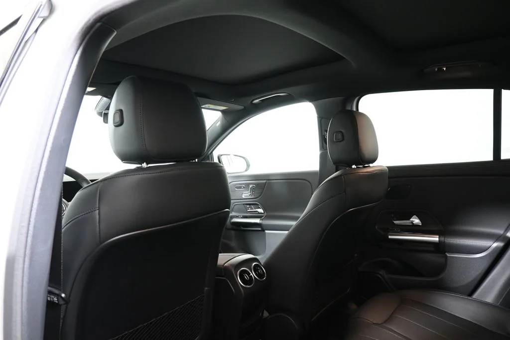 New 2026 White Mercedes-Benz GLA 250 image 27