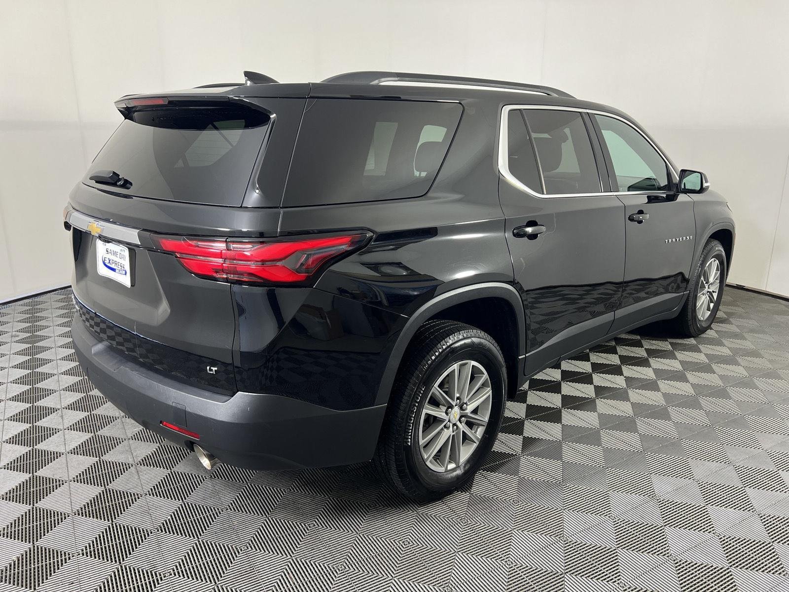 Used 2023 Mosaic Black Metallic Chevrolet LT Cloth image 27