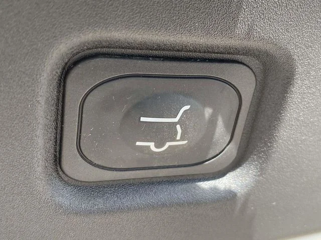 New 2026 Star White Metallic Tri-Coat Ford Active image 11