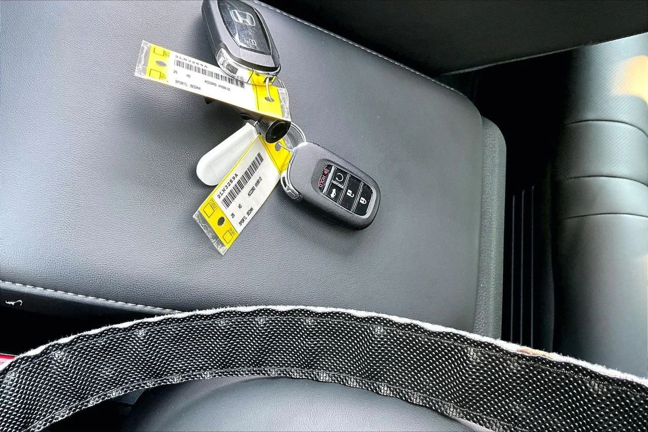 Certified Used 2025  Honda Sport-L image 32