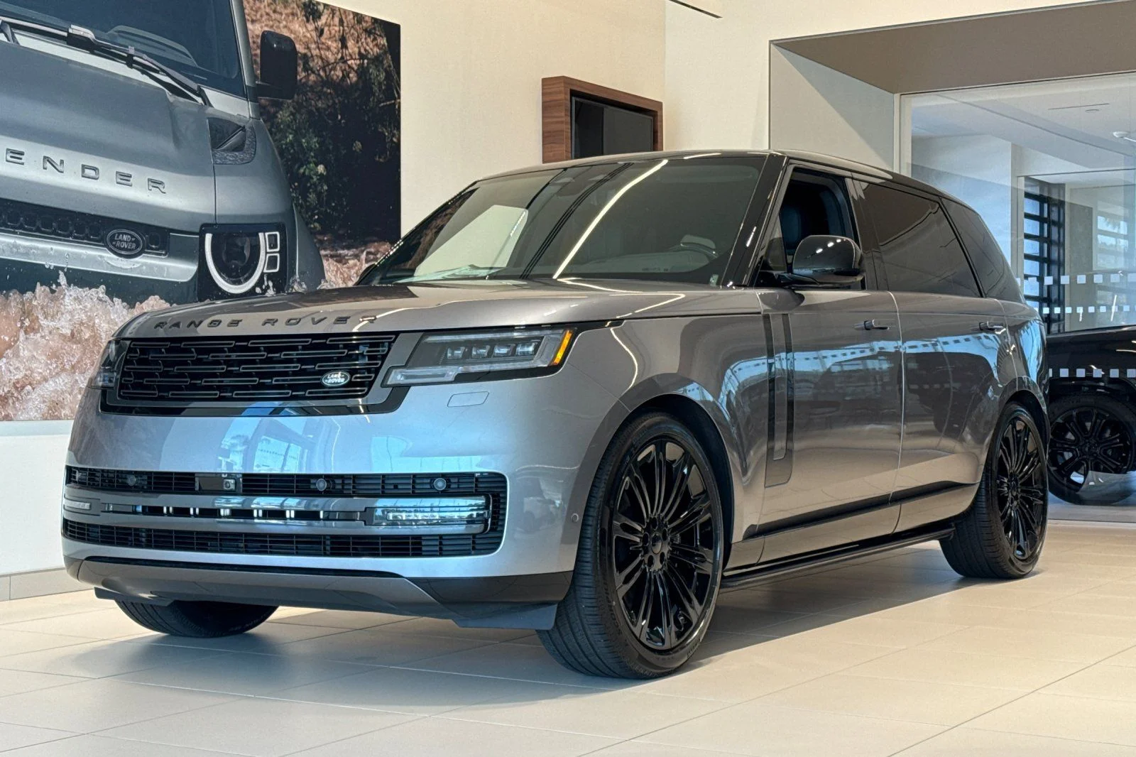 2026 Land Rover Range Rover 4.4 SE LWB 7's photo