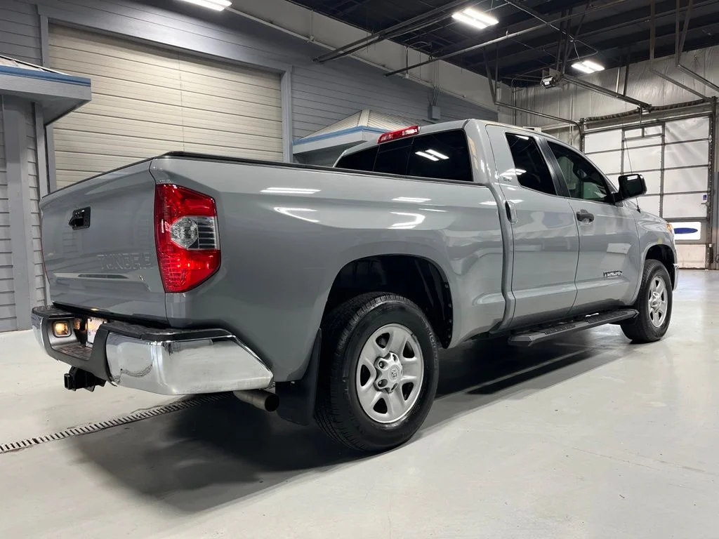 Used 2019 Gray Toyota SR5 image 7