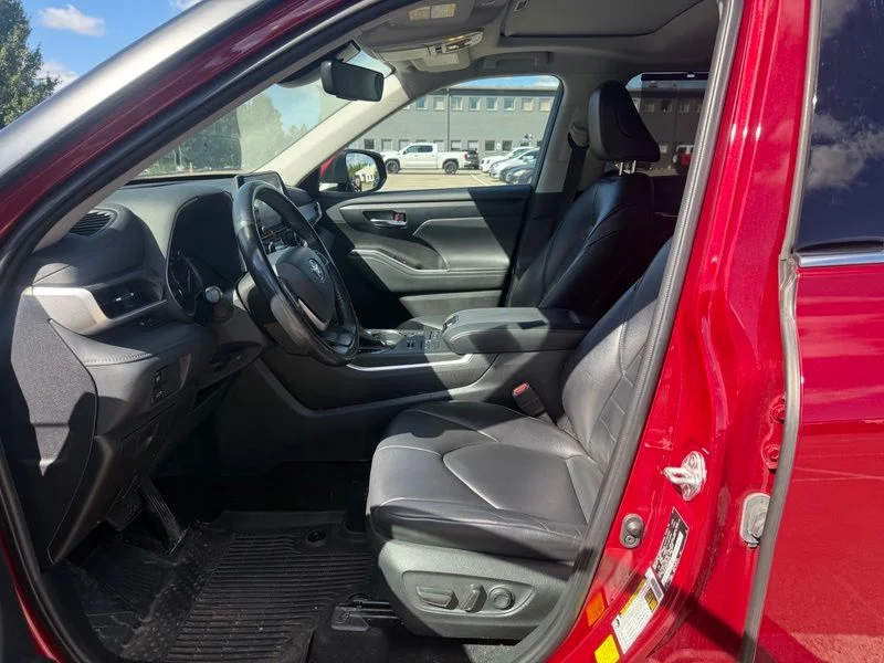 Used 2022 Red Toyota XLE image 3