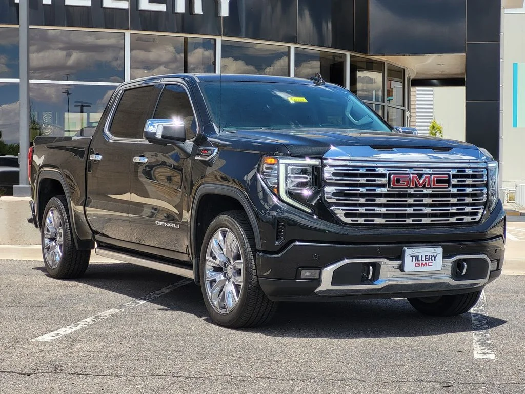 Used 2022 Onyx Black GMC Denali image 2