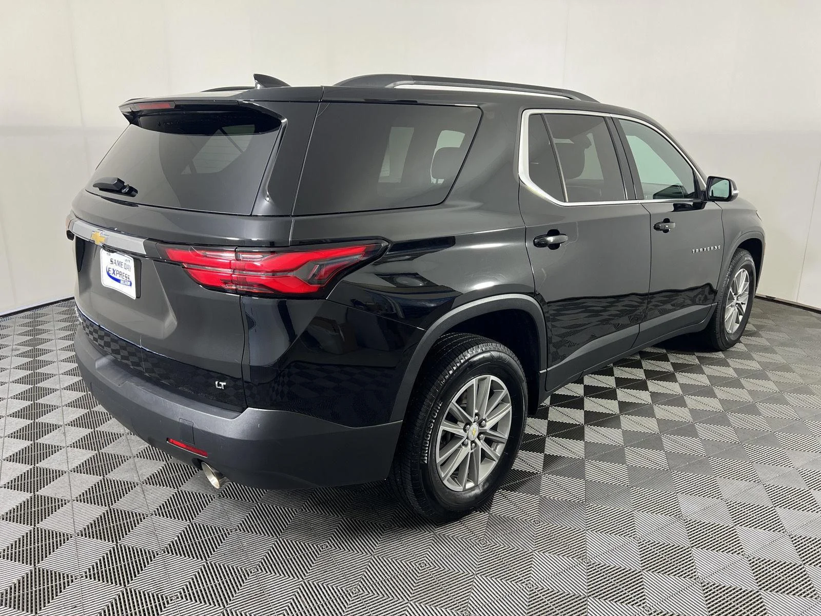 Used 2023 Mosaic Black Metallic Chevrolet LT Cloth image 27