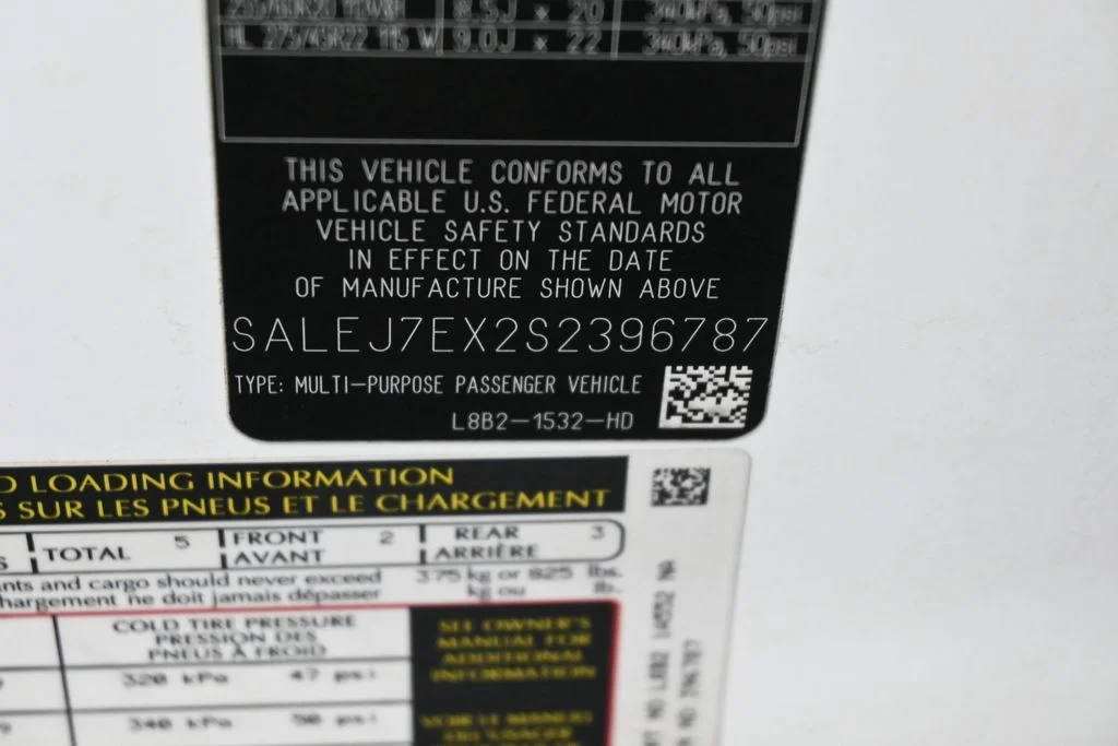 Used 2025 White Land Rover S image 19