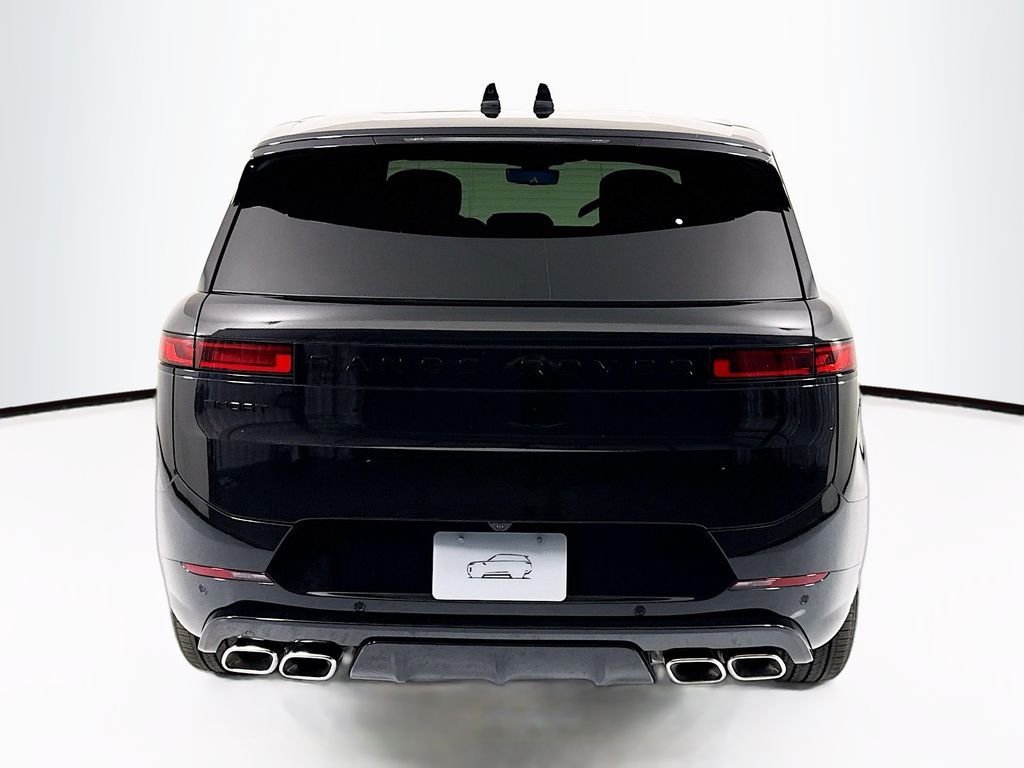 New 2026 Santorini Black LAND ROVER Dynamic SE image 6