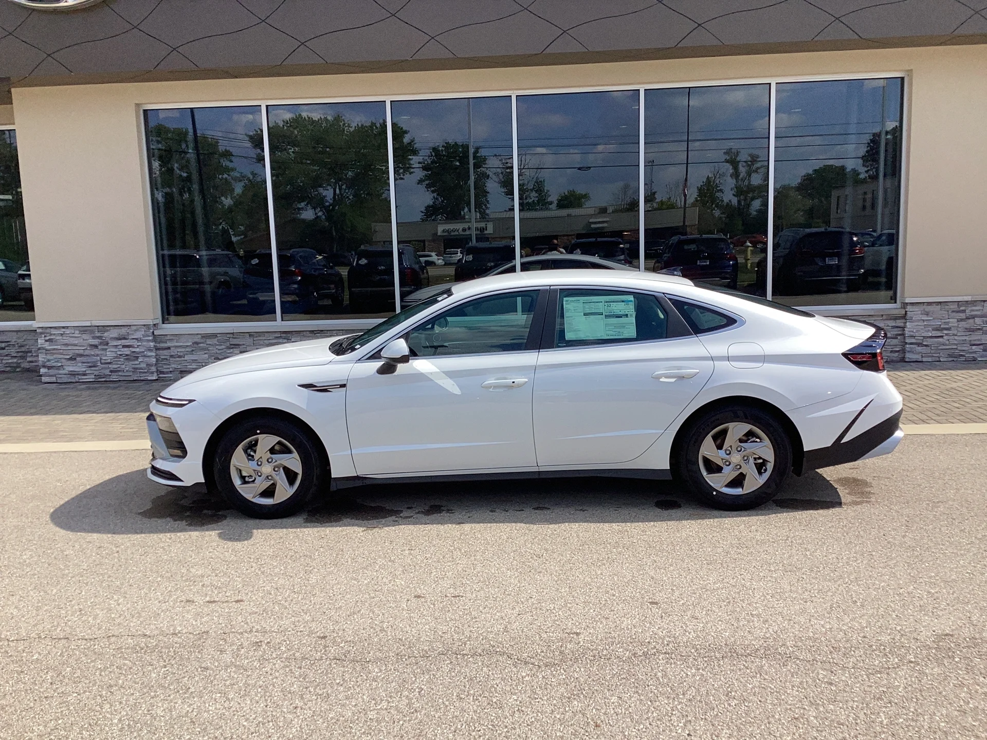 New 2026 Serenity White Pearl Hyundai SE image 8