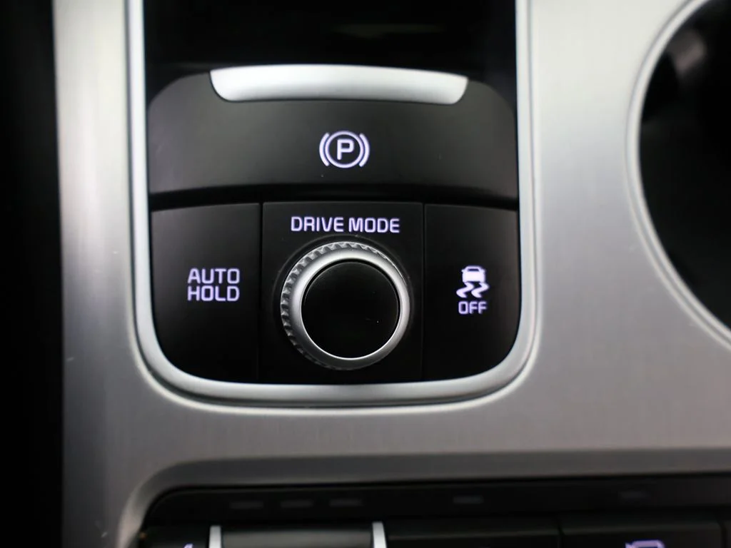 Used 2019 White Kia GT2 image 63