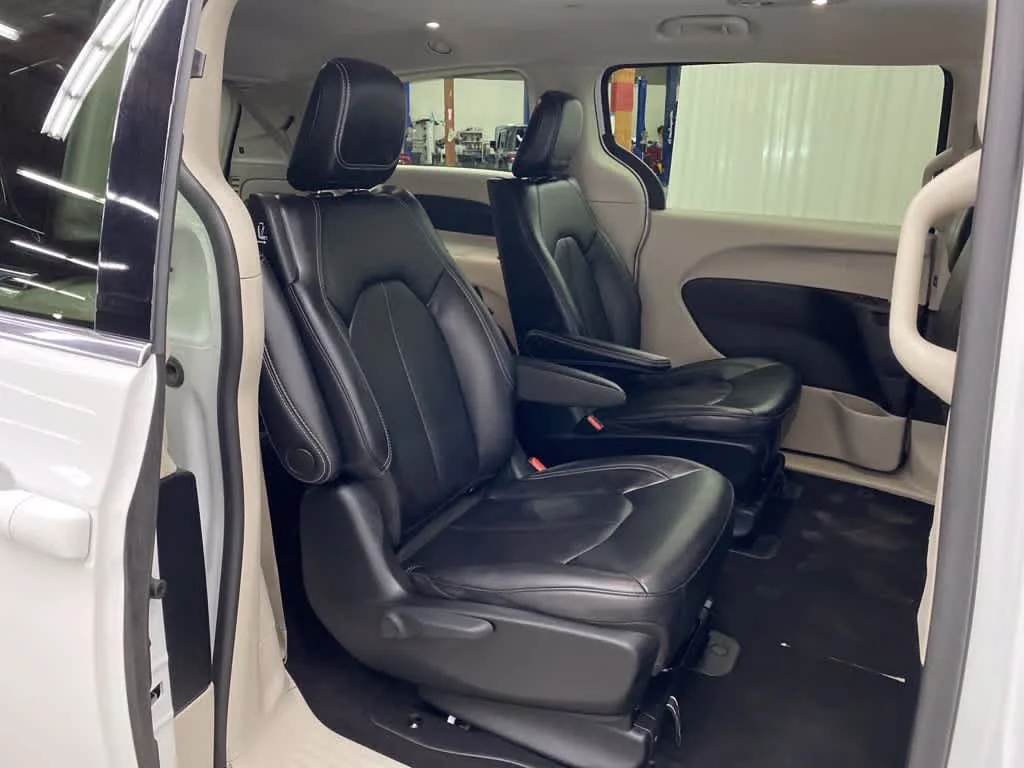 Used 2023 Bright White Clearcoat Chrysler Hybrid Touring L image 17